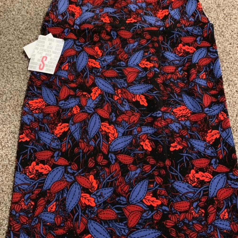 NWT Lularoe Cassie Skirt Size Small
